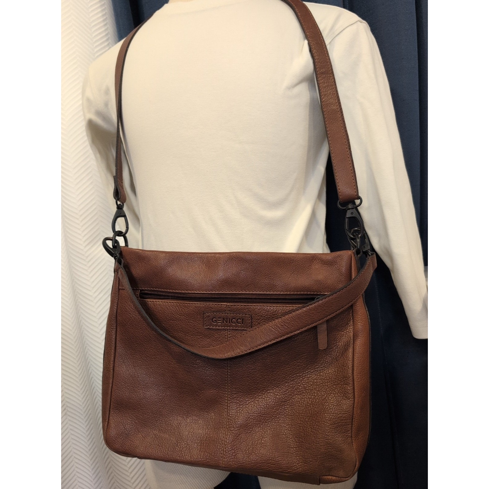 Geniccimessenger Leather Crossbody/Shoulder Bag With Both Straps Rfid